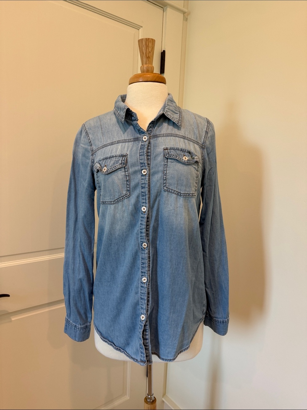 Denim Woman’s button-up
